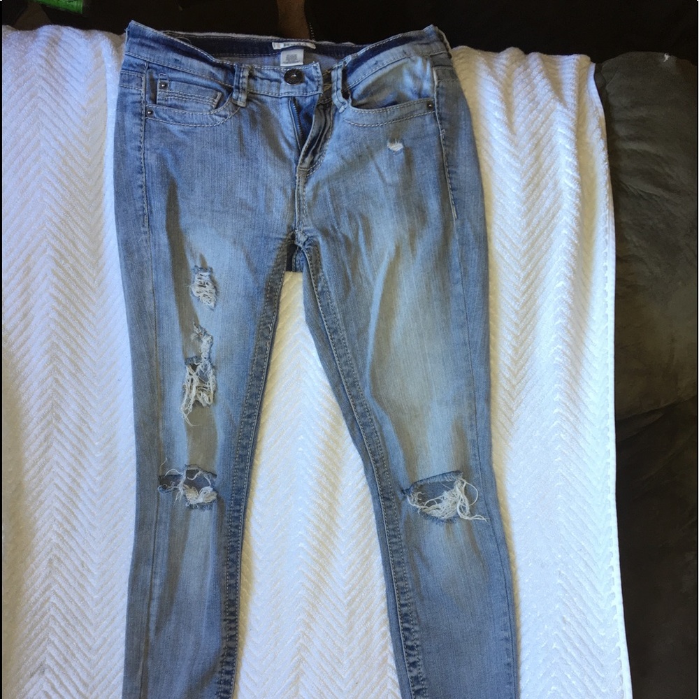 Ripped skinny jeans